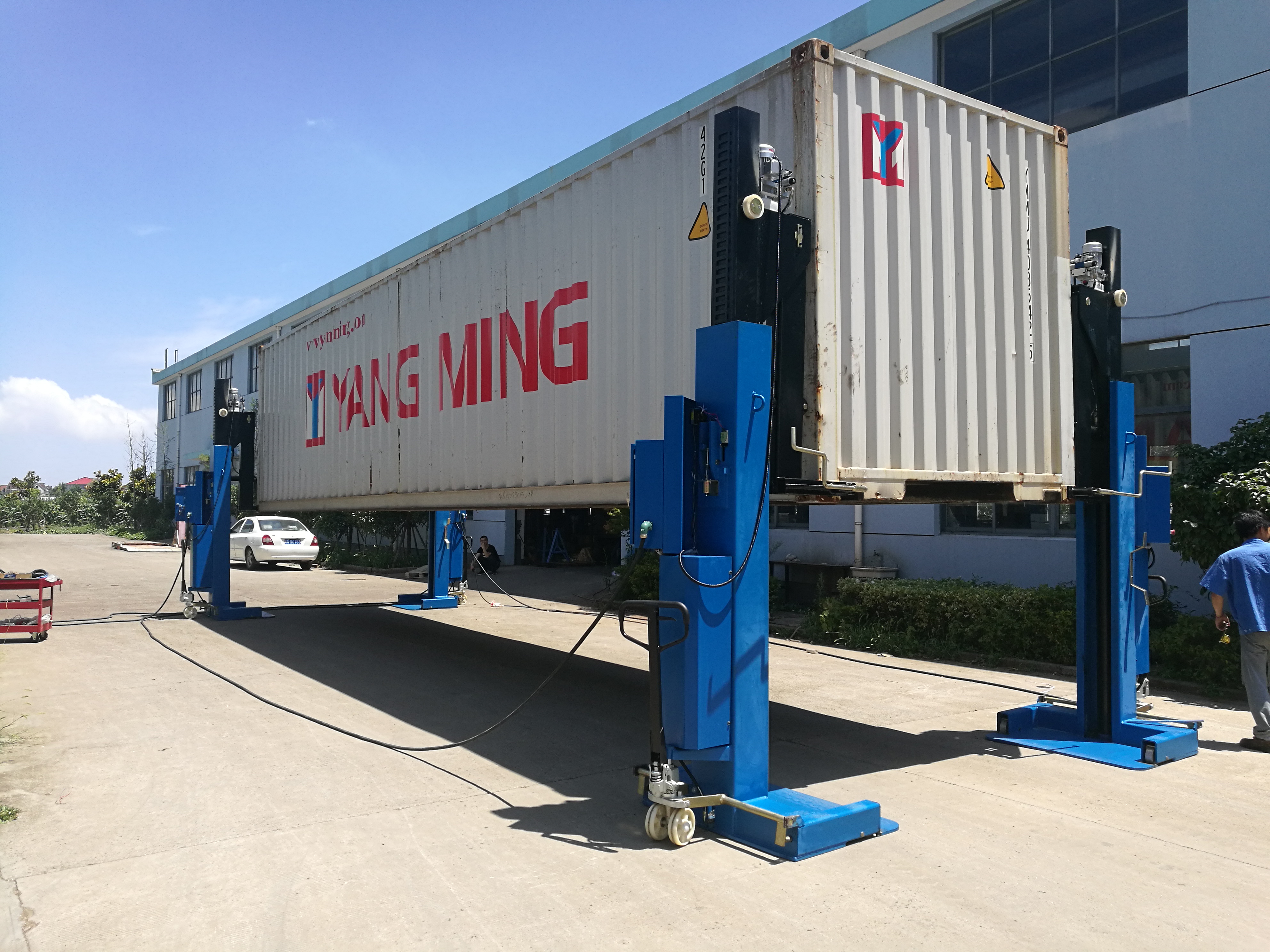 Inihayag ng HCIC ang Rebolusyonaryong Shipping Container Lifting System para sa Pinahusay na Logistics Efficiency